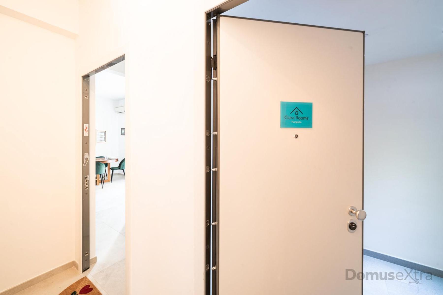Clara Domus By Domusextra Apartment Napoli Ngoại thất bức ảnh